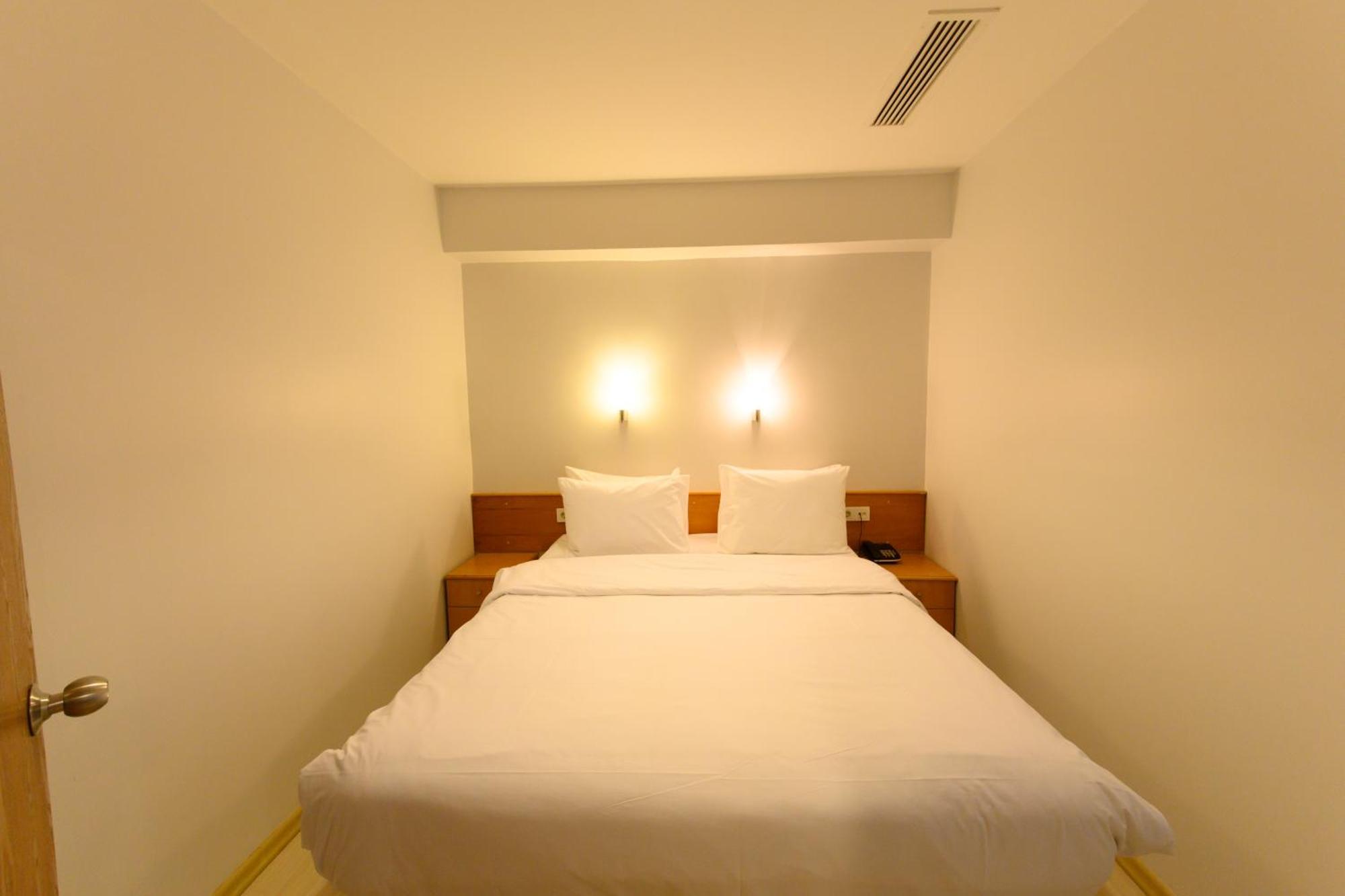 Entes Apart, Istanbul
